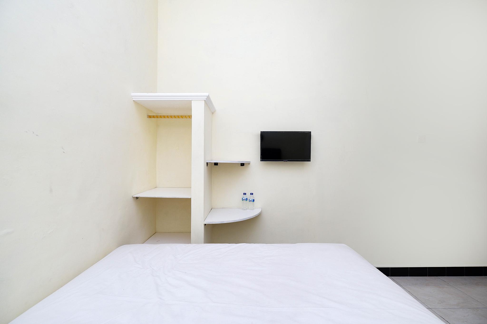 Super Oyo Capital O 2258 Santana Syariah Guest House Kartosuro ภายนอก รูปภาพ