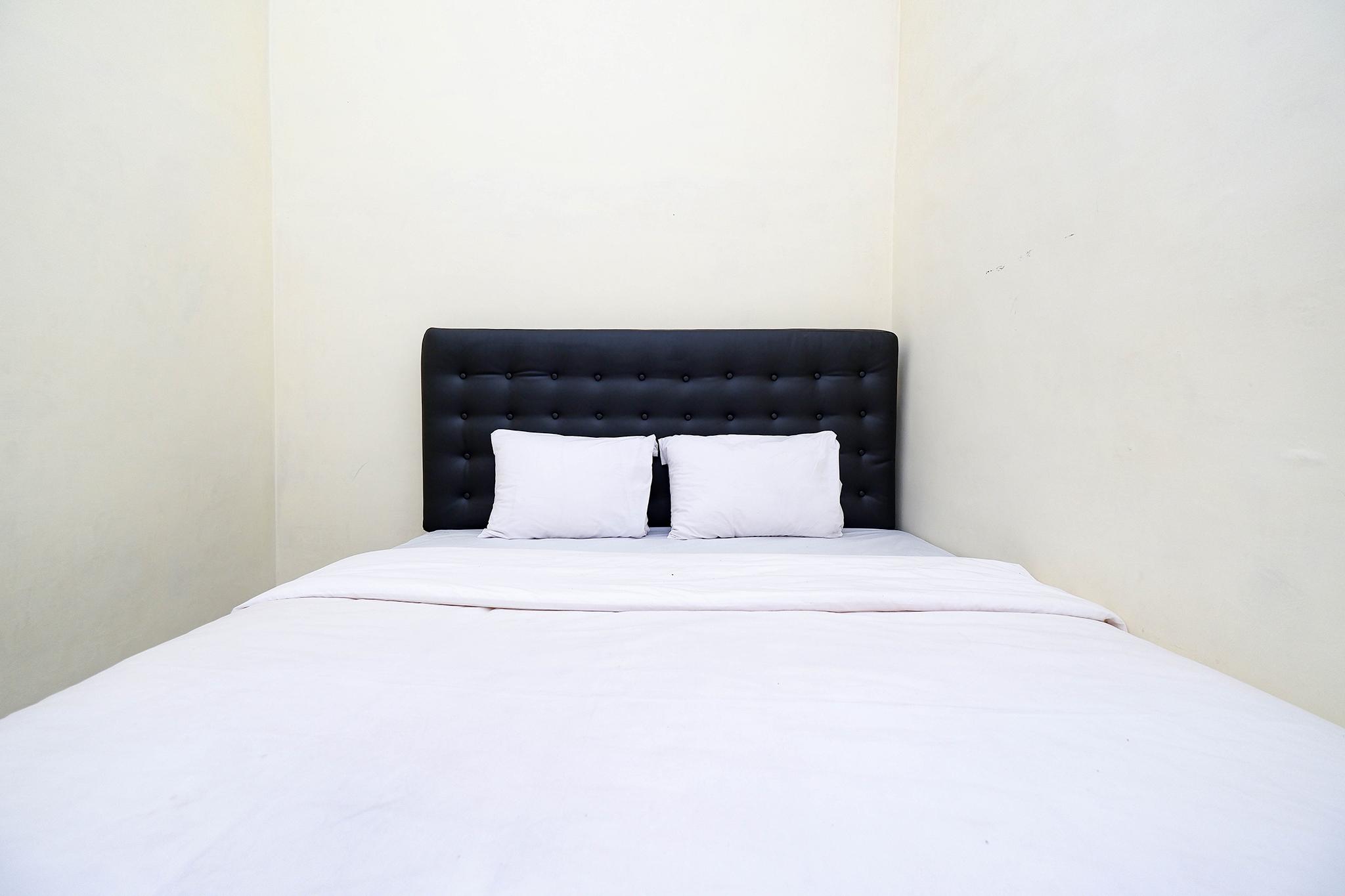 Super Oyo Capital O 2258 Santana Syariah Guest House Kartosuro ภายนอก รูปภาพ