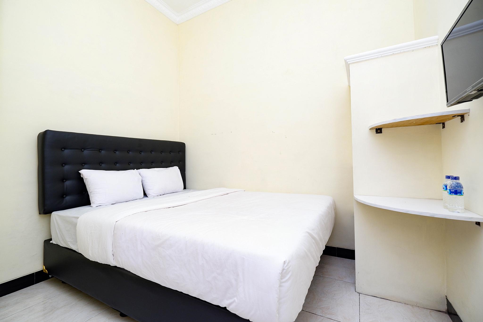 Super Oyo Capital O 2258 Santana Syariah Guest House Kartosuro ภายนอก รูปภาพ