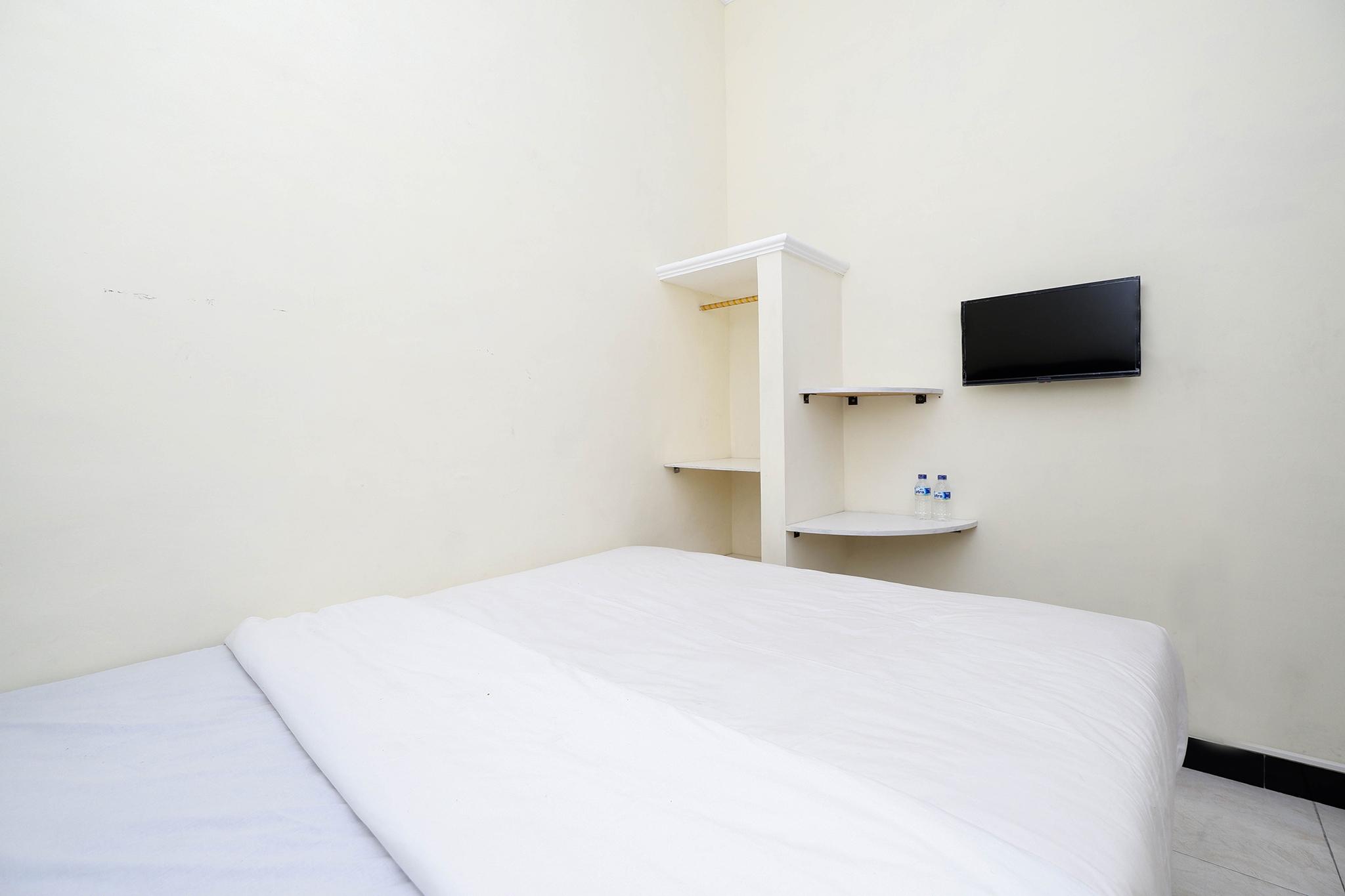 Super Oyo Capital O 2258 Santana Syariah Guest House Kartosuro ภายนอก รูปภาพ