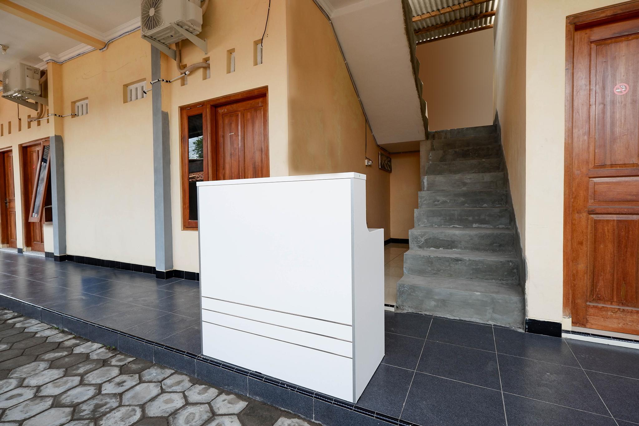 Super Oyo Capital O 2258 Santana Syariah Guest House Kartosuro ภายนอก รูปภาพ