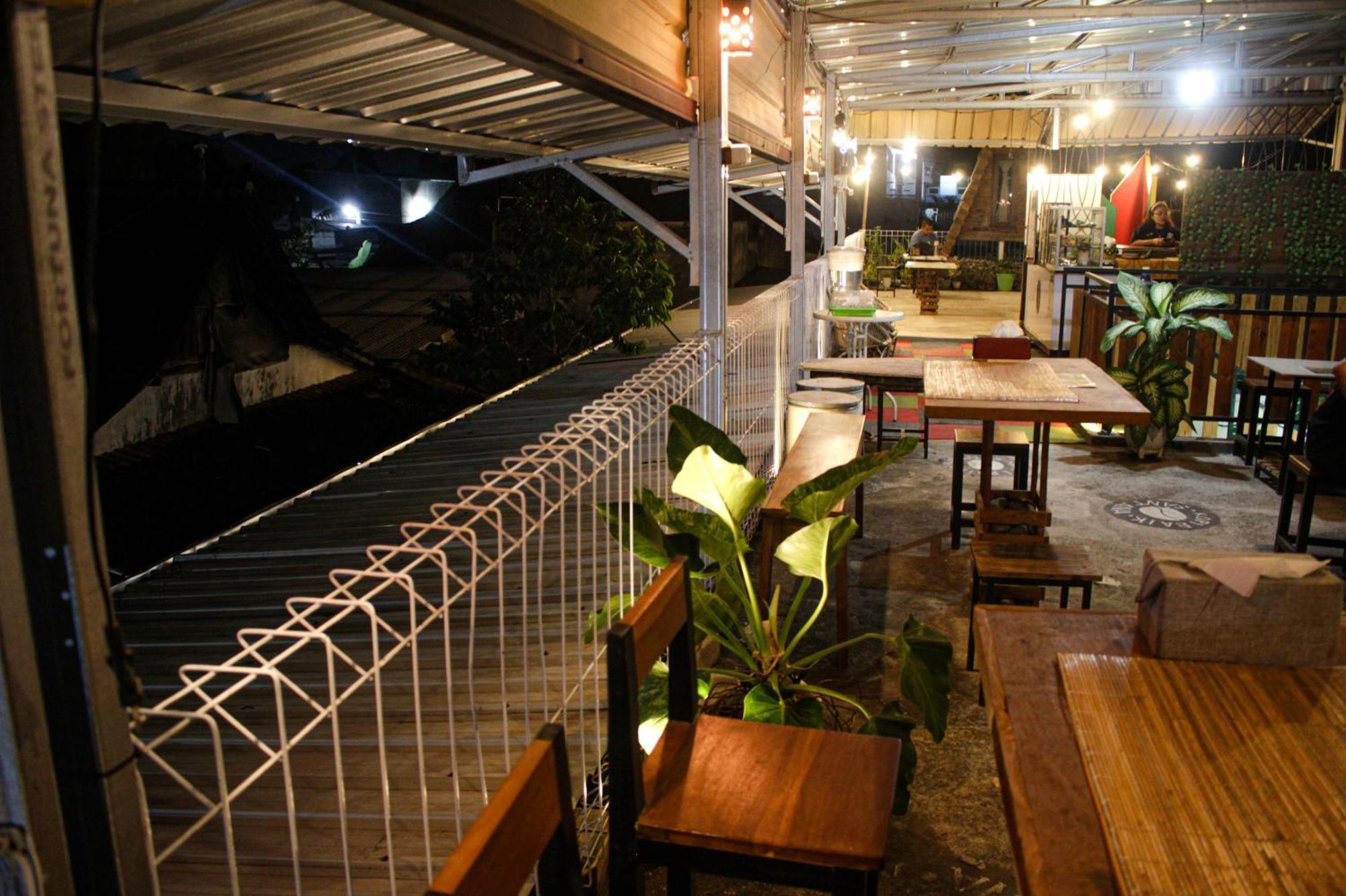 Super Oyo Capital O 2258 Santana Syariah Guest House Kartosuro ภายนอก รูปภาพ