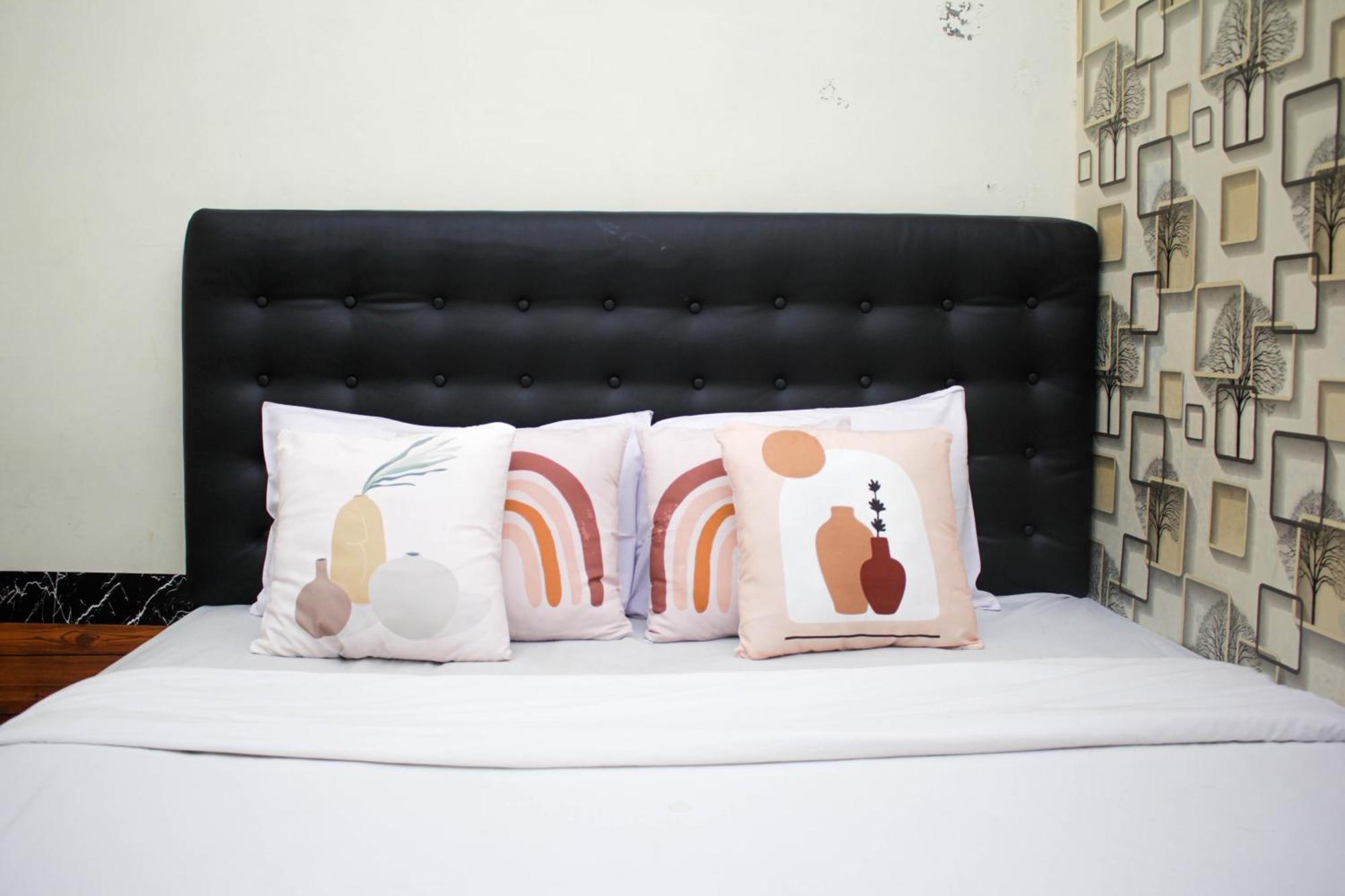 Super Oyo Capital O 2258 Santana Syariah Guest House Kartosuro ภายนอก รูปภาพ