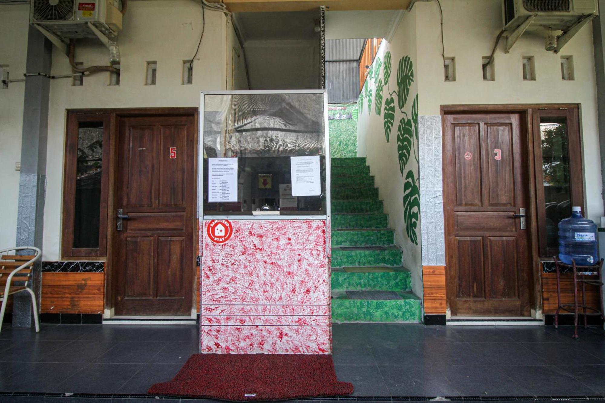 Super Oyo Capital O 2258 Santana Syariah Guest House Kartosuro ภายนอก รูปภาพ